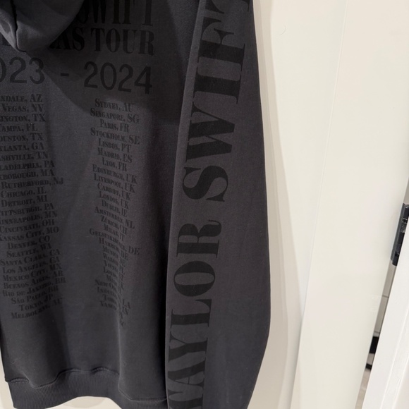 Taylor Swift Eras Tour XL Hoodie - Picture 3 of 6